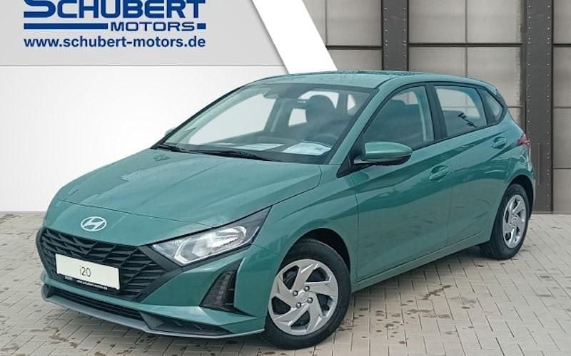 Gebraucht Hyundai i20 Select 79 PS (58 kW) 2025 Grün Limousine