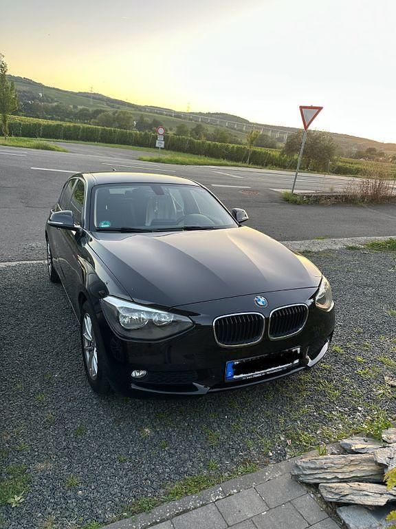 Schwarz Gebraucht 2012 BMW 116 Kleinwagen | 7.200 € (Fairer Preis) - Bild 1/4