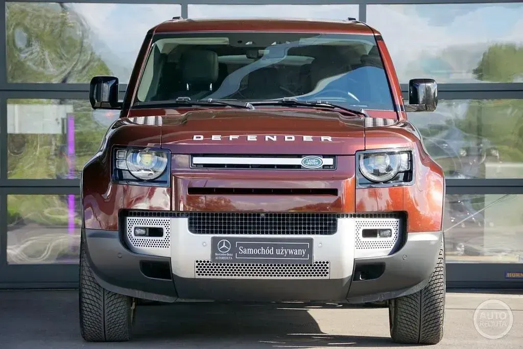 Gebraucht Land Rover Defender First Edition 400 PS (294 kW) 2023 Rot SUV