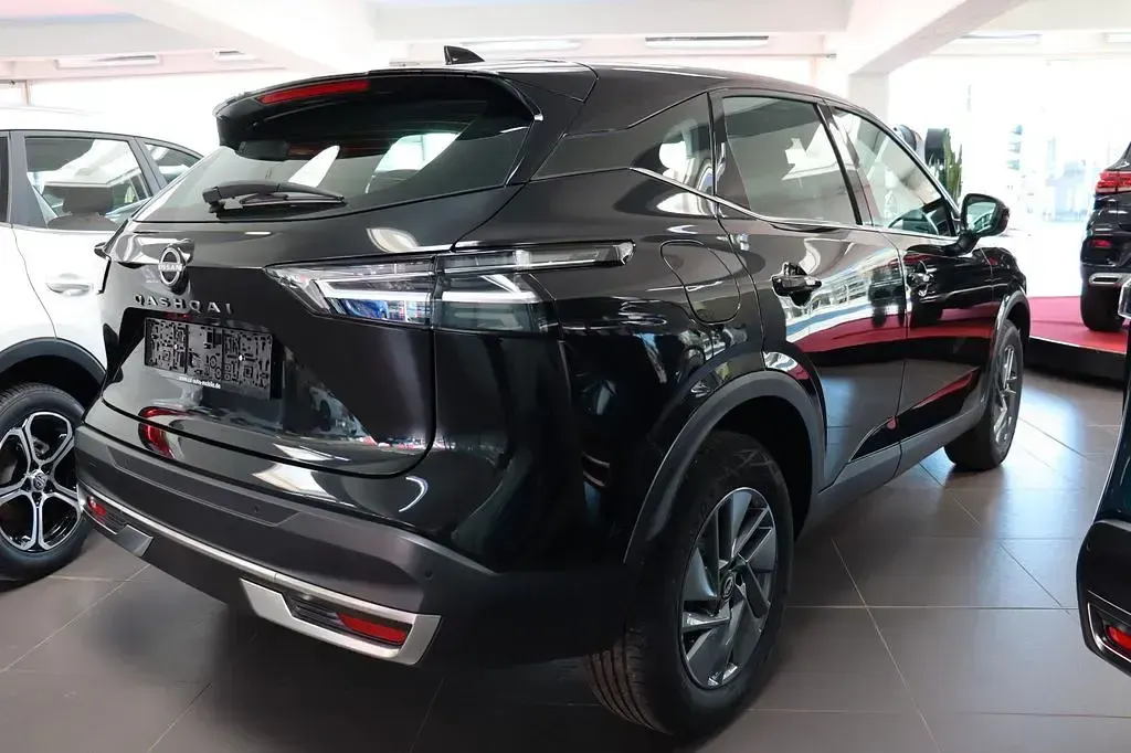 Gebraucht Nissan Qashqai 140 PS (102 kW) 2024 Schwarz SUV