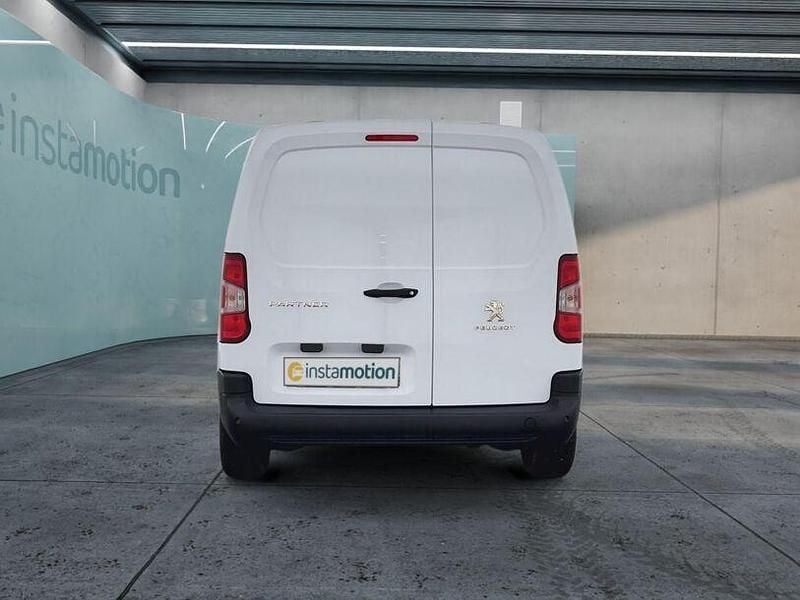 Gebraucht Peugeot Partner 102 PS (75 kW) 2022 Weiß Van / Kleinbus