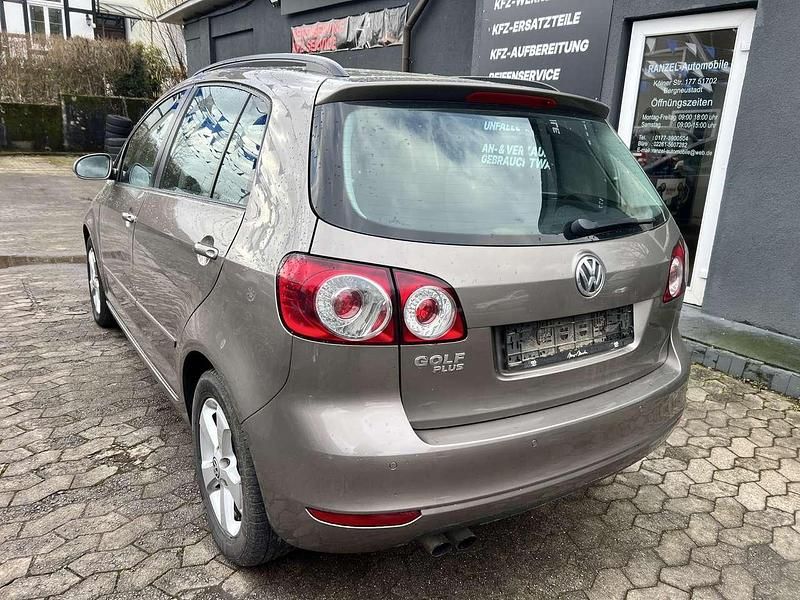 Gebraucht VW Golf VI Comfortline 122 PS (89 kW) 2010 Kaschmirbraun metallic Kleinwagen