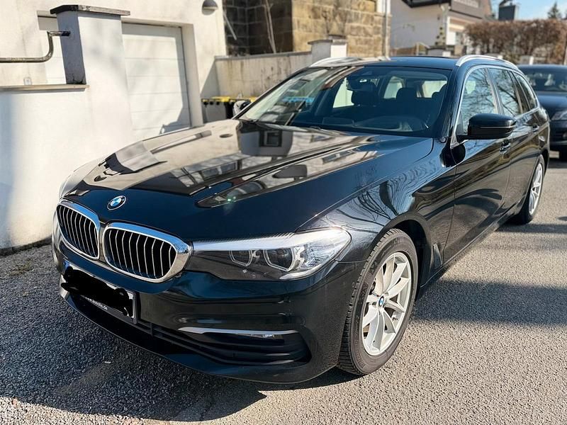 Gebraucht BMW 520 190 PS (139 kW) 2018 Schwarz Kombi