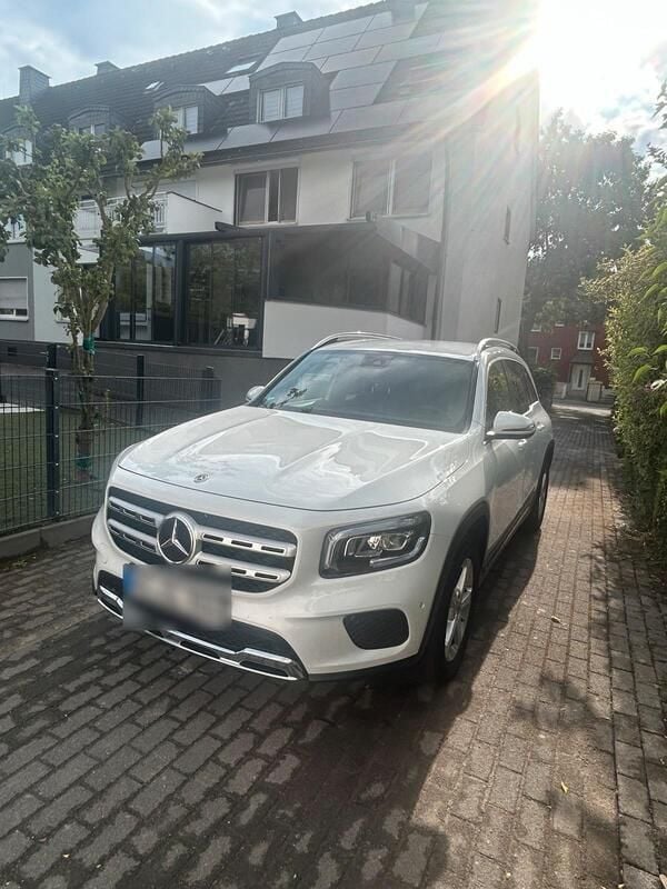 Weiß Gebraucht 2020 Mercedes GLB200 Progressive SUV | 26.999 € (Superpreis) - Bild 1/4