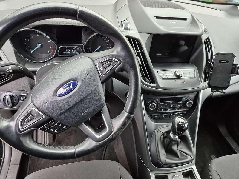 Gebraucht Ford Kuga Trend 150 PS (110 kW) 2017 Schwarz SUV