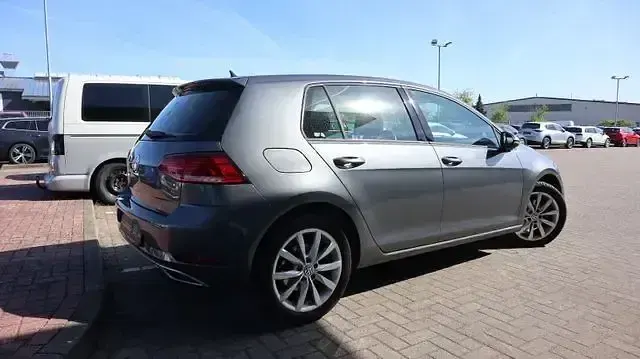Gebraucht VW Golf VII Highline 150 PS (110 kW) 2019 Grau Limousine
