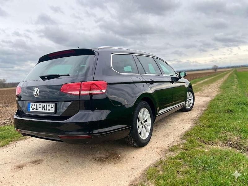 Gebraucht VW Passat Comfortline 150 PS (110 kW) 2018 Schwarz Kombi