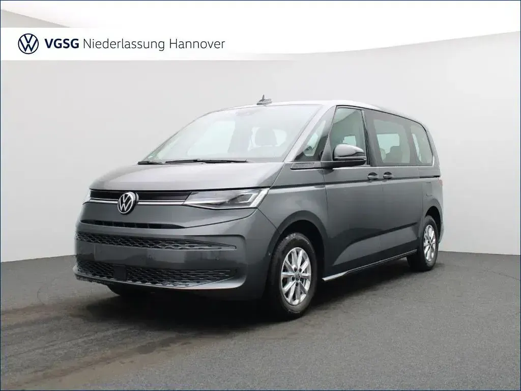 Second-hand VW Multivan Life 150 CP (110 kW) 2025 Gri Monovolum