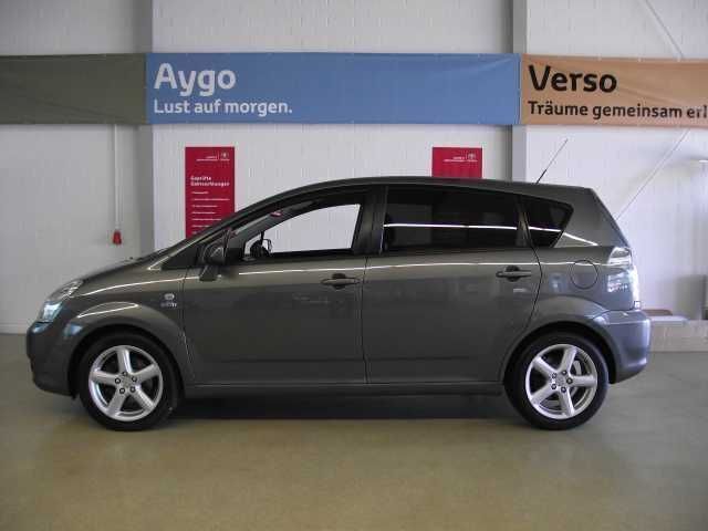 Gebraucht Toyota Corolla Verso Sol 177 PS (130 kW) 2006 Grau metallic Van / Kleinbus
