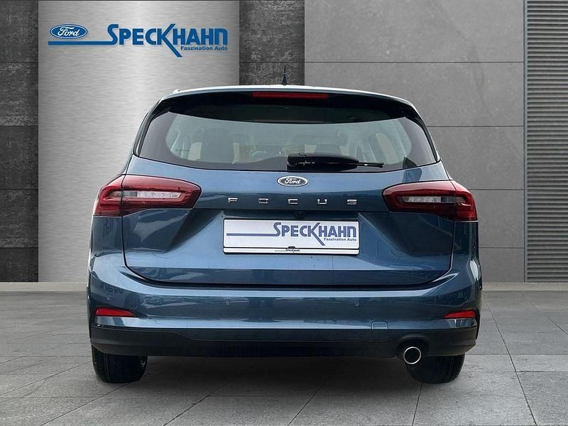 Neu Ford Focus Titanium 116 PS (85 kW) 2026 Blau Limousine