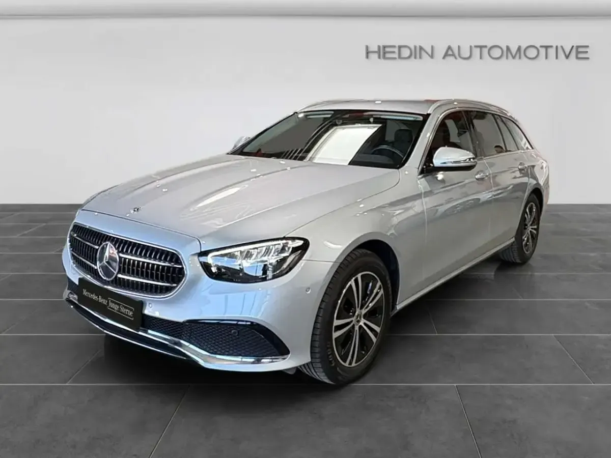 Gebraucht Mercedes E220 Avantgarde 200 PS (147 kW) 2022 Silber Kombi