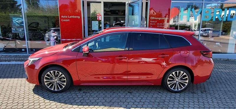 Gebraucht Toyota Corolla Team 196 PS (144 kW) 2023 Karminarot metallic Limousine