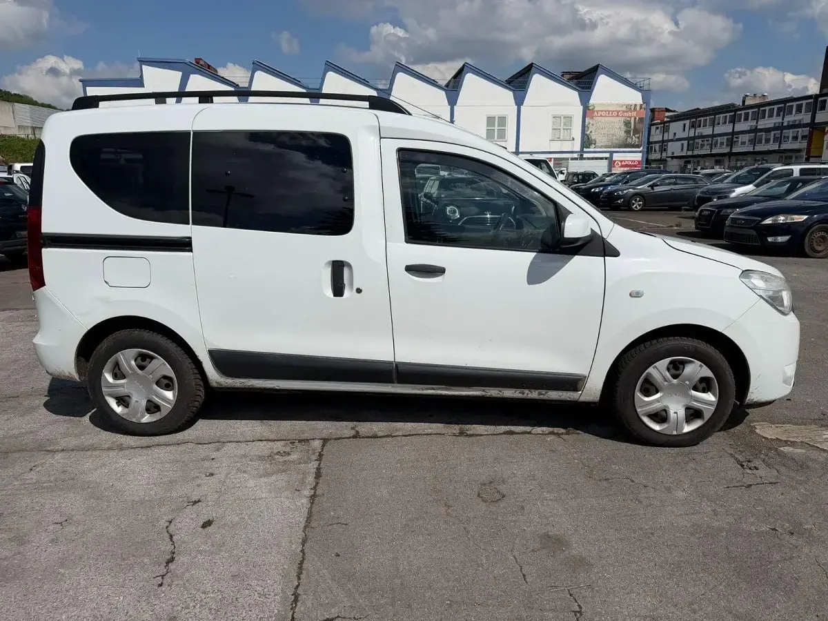 Gebraucht Dacia Dokker 116 PS (85 kW) 2015 Weiß Van / Kleinbus