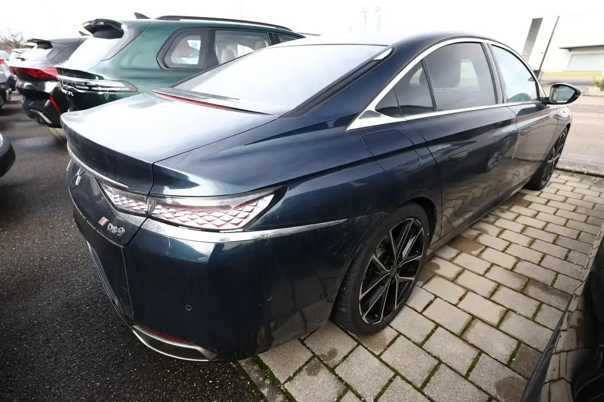 Neu DS Automobiles DS9 Rivoli Plus 360 PS (264 kW) 2025 Nachtblau metallic / dachfarbe s Limousine