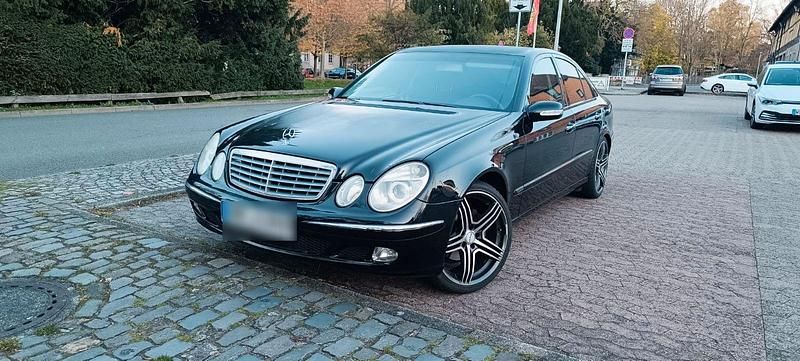 Second-hand Mercedes E240 177 CP (130 kW) 2003 Negru Berlinǎ