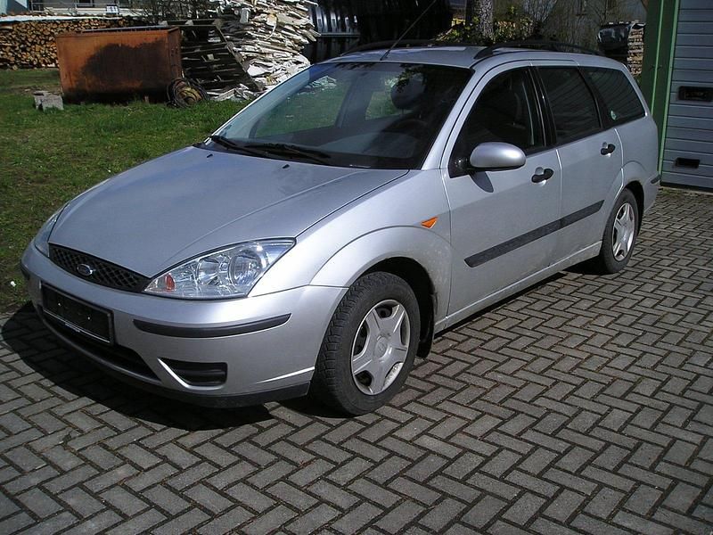 Gebraucht Ford Focus 100 PS (73 kW) 2003 Silber Kombi