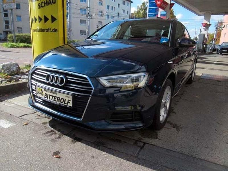 Gebraucht Audi A3 Design 116 PS (85 kW) 2020 Blau Limousine