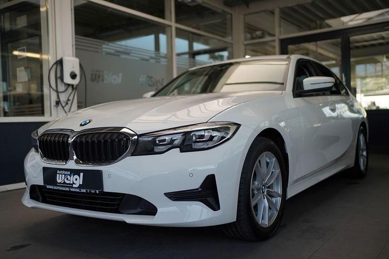 Gebraucht BMW 320 Advantage 184 PS (135 kW) 2020 Weiß Limousine