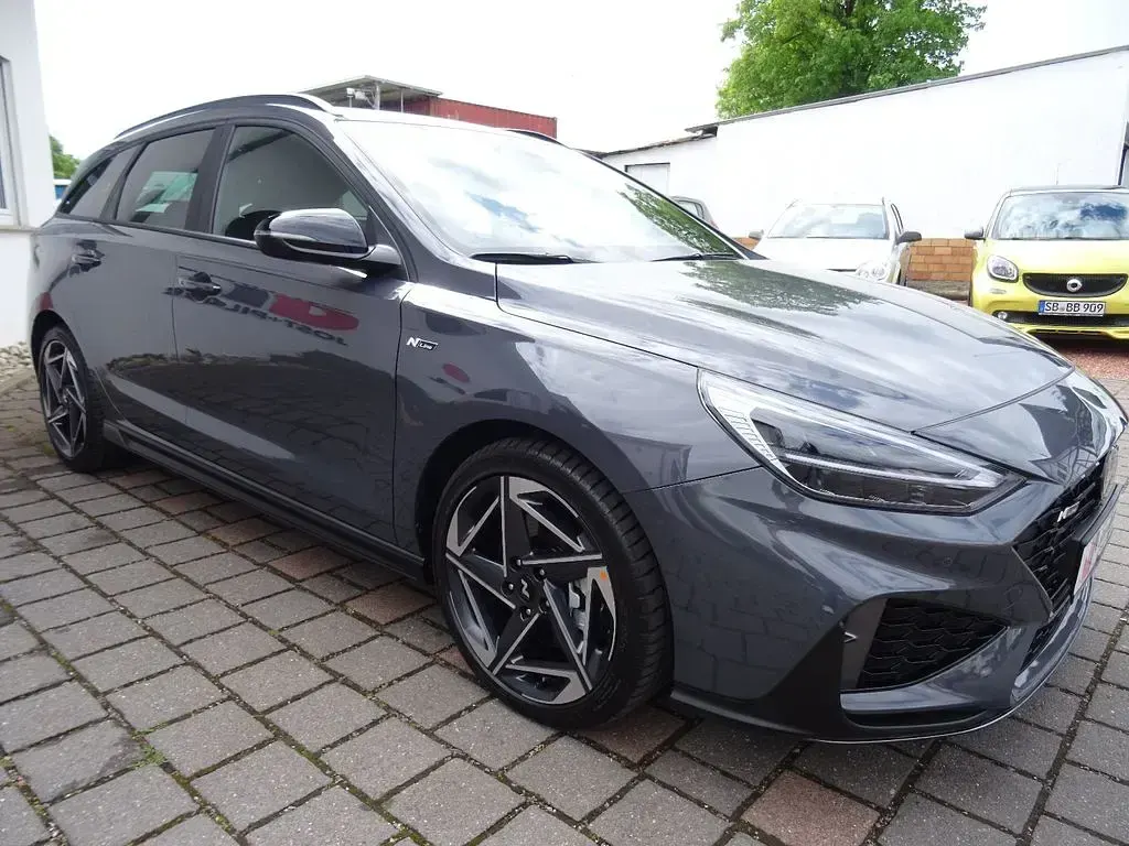 Neu Hyundai i30 N Line 140 PS (102 kW) 2025 Grau Limousine