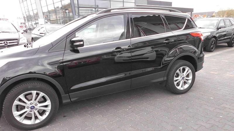 Gebraucht Ford Kuga Titanium 179 PS (131 kW) 2016 Schwarz SUV