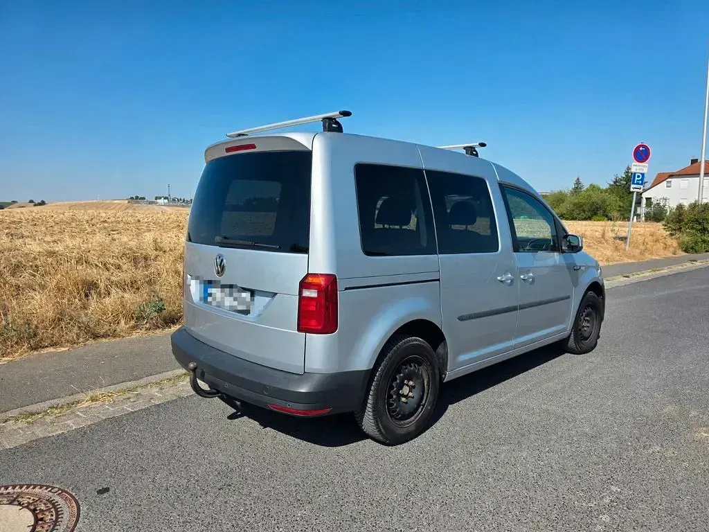 Gebraucht VW Caddy Trendline 84 PS (61 kW) 2015 Silber Van / Kleinbus