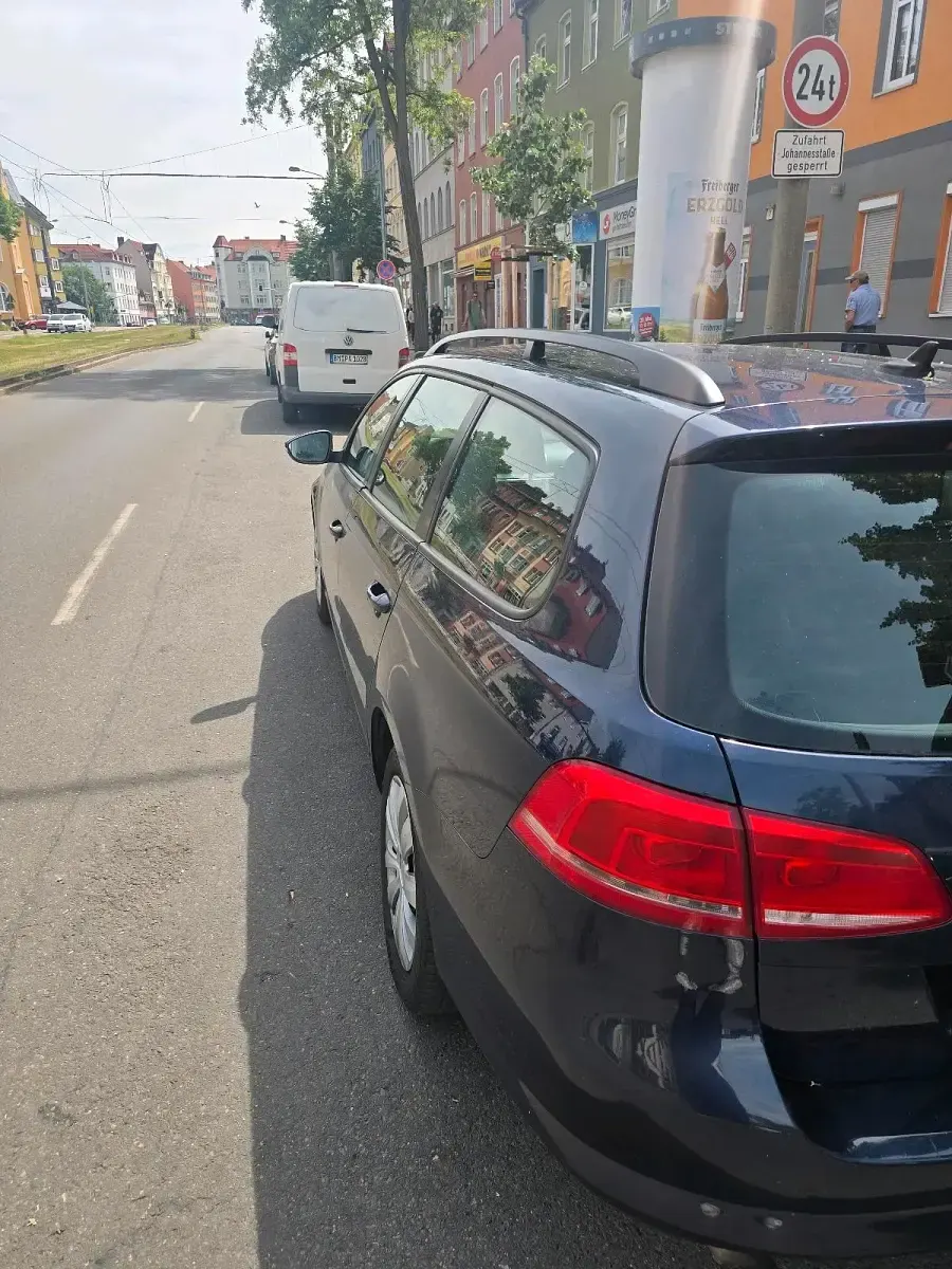 Gebraucht VW Passat 122 PS (89 kW) 2013 Blau Kombi