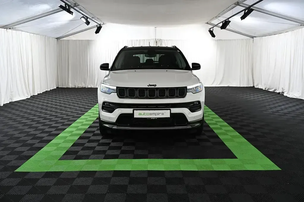 Gebraucht Jeep Compass Summit 131 PS (96 kW) 2025 Weiß SUV