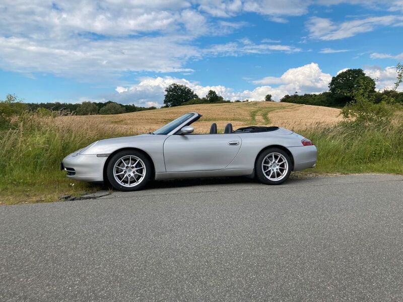 Silber Gebraucht 2001 Porsche 911 Carrera Cabriolet Cabrio | 22.999 € (Fairer Preis) - Bild 1/4