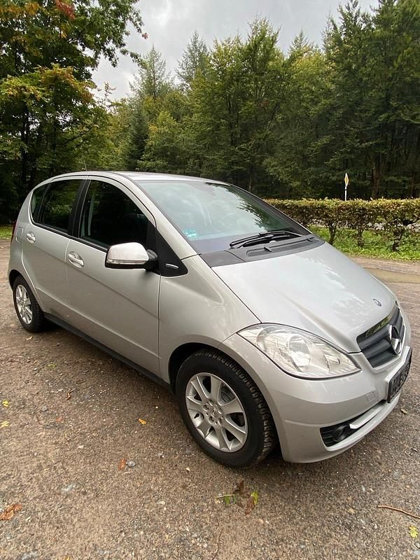 Gebraucht Mercedes A160 95 PS (69 kW) 2009 Silber Kleinwagen