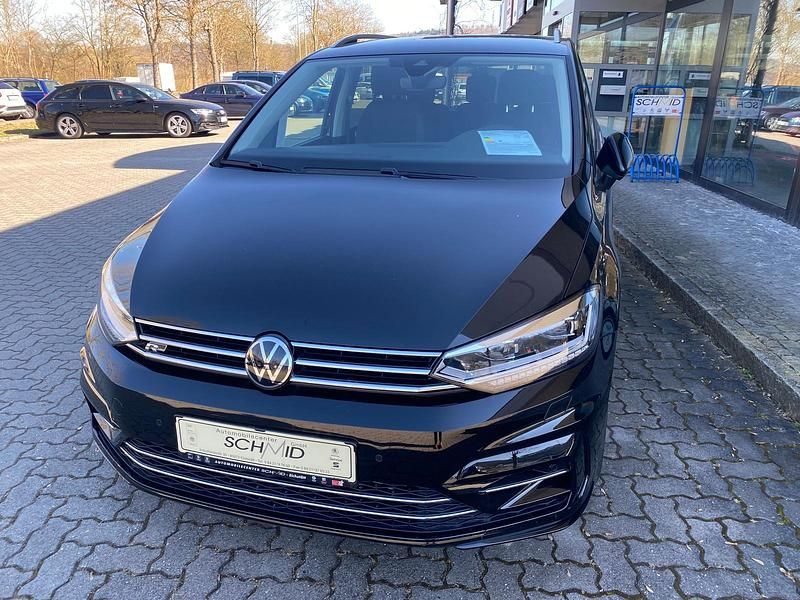 Gebraucht VW Touran Edition 150 PS (110 kW) 2025 Grenadillschwarz metallic Van / Kleinbus