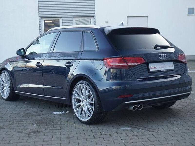 Gebraucht Audi A3 Ambiente 150 PS (110 kW) 2019 Blau Limousine