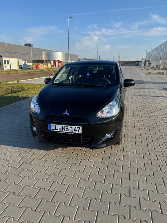 Schwarz Gebraucht 2016 Mitsubishi Space Star Diamant Edition Limousine | 5.300 € (Superpreis) - Bild 1/4