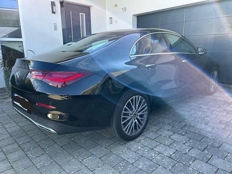 Gebraucht Mercedes CLA180 136 PS (100 kW) 2023 Schwarz Limousine