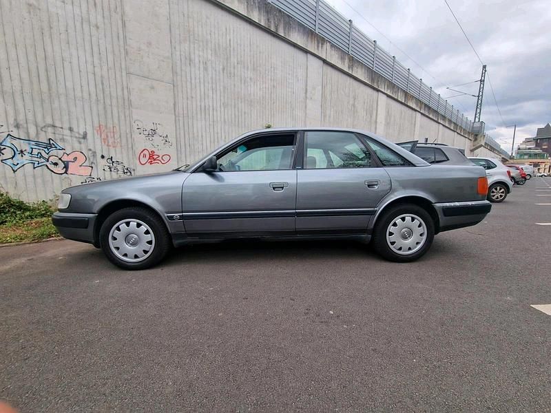 Silber Gebraucht 1991 Audi 100 Limousine | 2.100 € - Bild 1/4