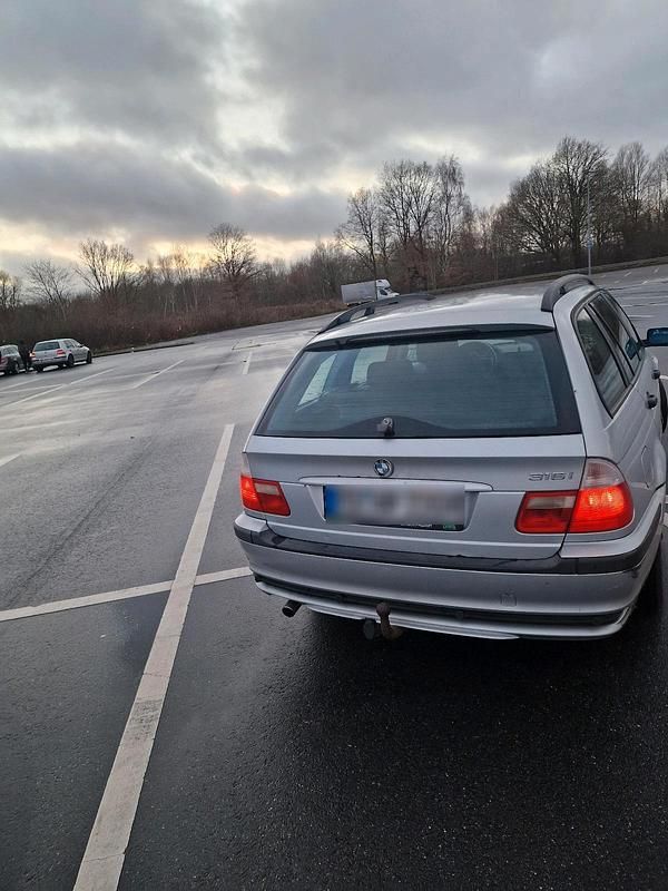 Gebraucht BMW 316 Basis 115 PS (84 kW) 2003 Silber Kombi