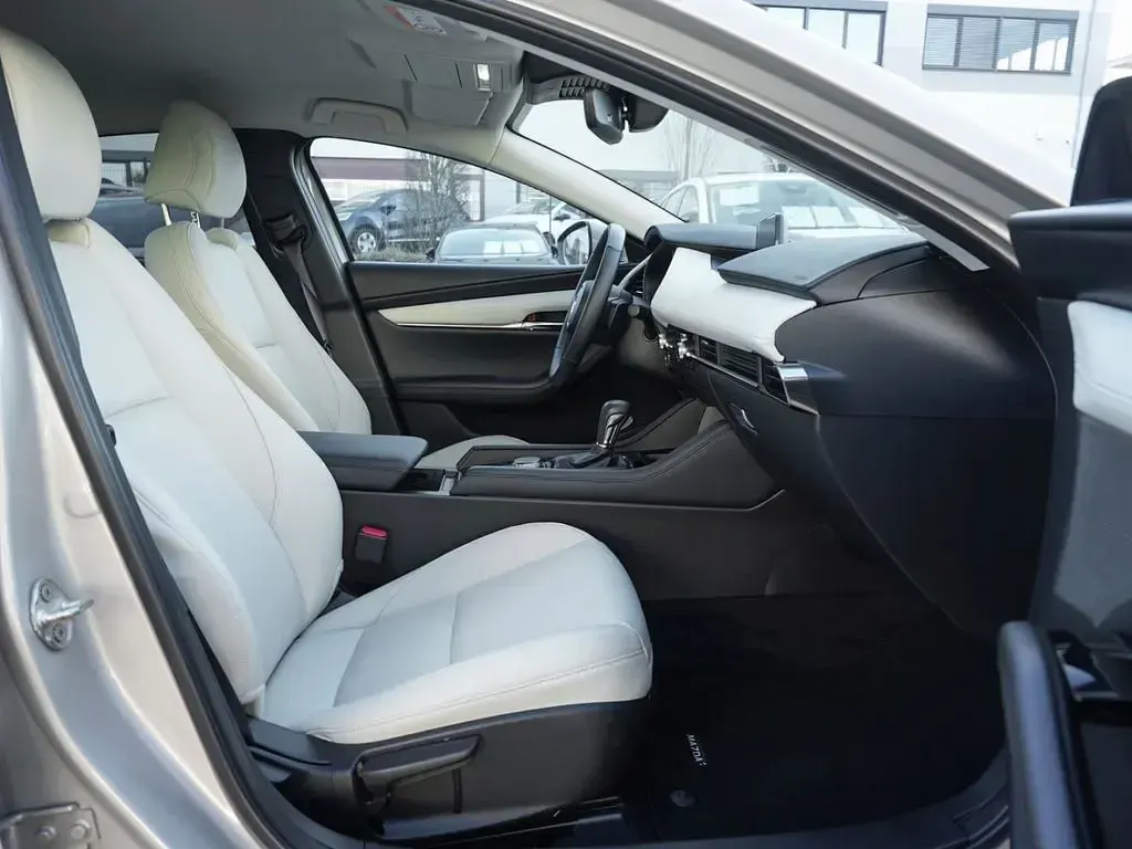 Gebraucht Mazda 3 186 PS (136 kW) 2024 Beige Limousine