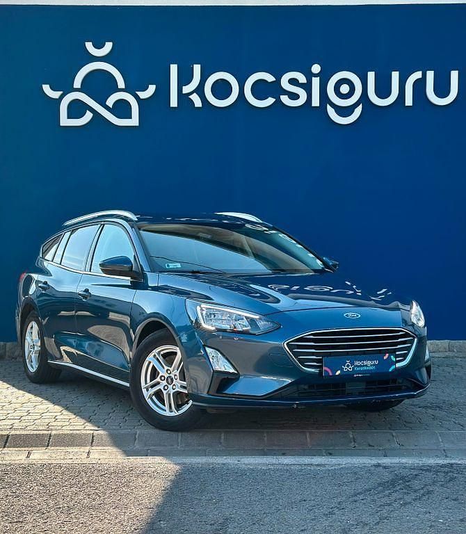 Blau Gebraucht 2020 Ford Focus Trend Limousine | 12.399 € (Superpreis) - Bild 1/4