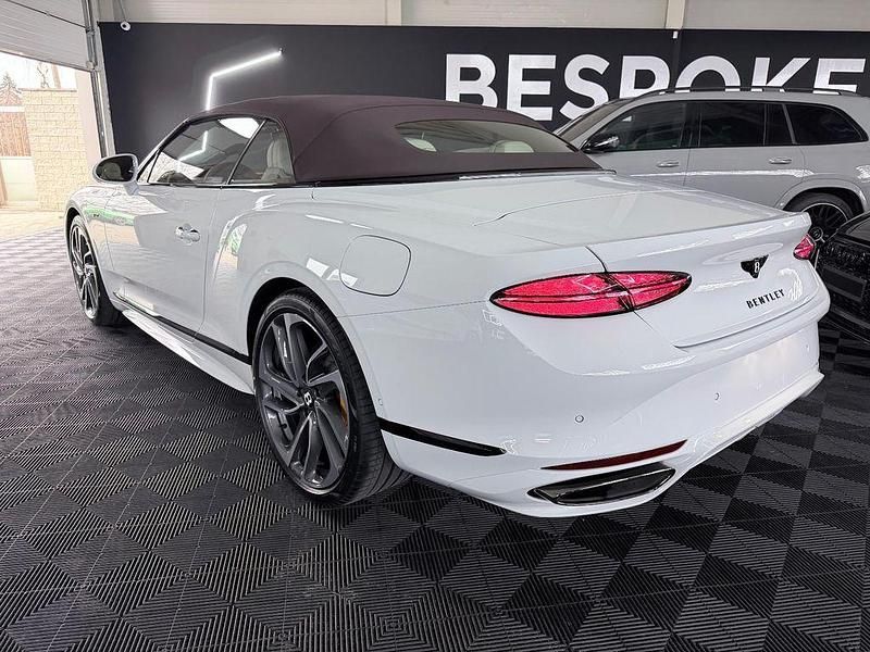 Neu Bentley Continental 782 PS (575 kW) 2026 Weiß Cabrio