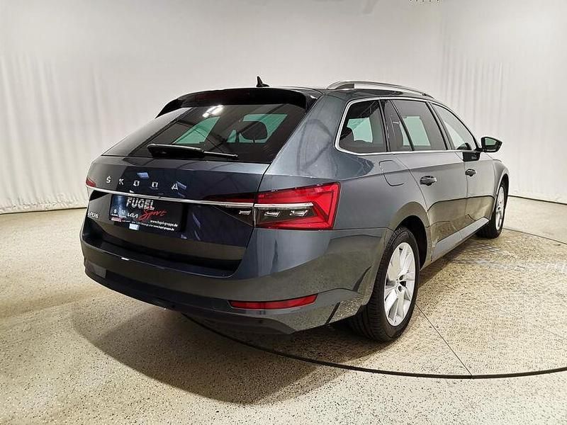 Gebraucht Skoda Superb Ambition 150 PS (110 kW) 2020 Quarzgrau metallic Kombi