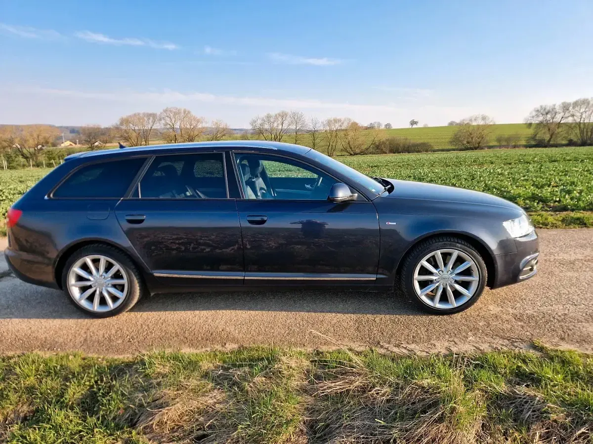 Gebraucht Audi A6 Comfort 239 PS (175 kW) 2010 Blau Kombi