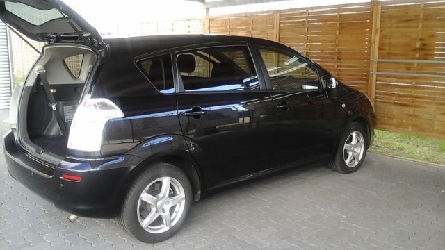 Gebraucht Toyota Verso Travel 129 PS (94 kW) 2008 Schwarz Van / Kleinbus