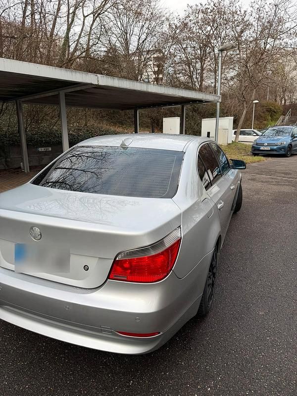 Gebraucht BMW 530 231 PS (169 kW) 2004 Silber Limousine
