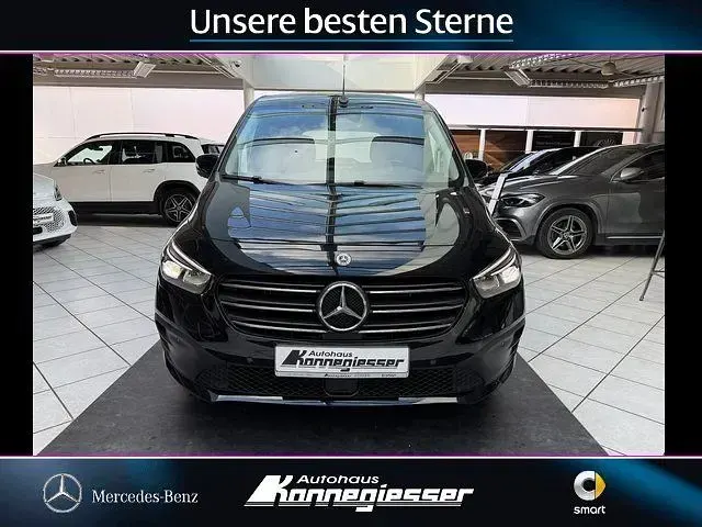 Gebraucht Mercedes T180 Progressive 116 PS (85 kW) 2023 Schwarz Van / Kleinbus