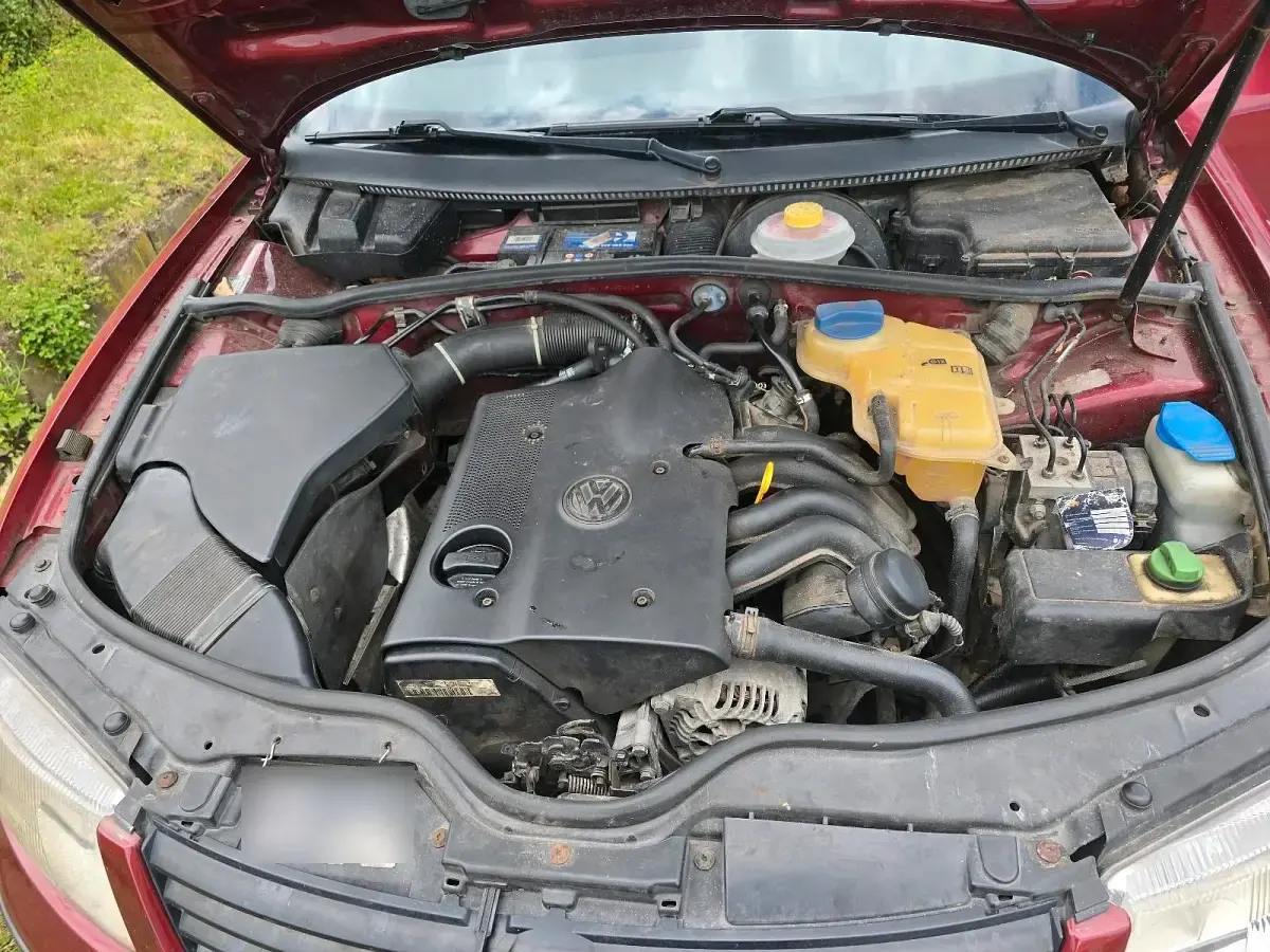 Gebraucht VW Passat 101 PS (74 kW) 1998 Rot Limousine