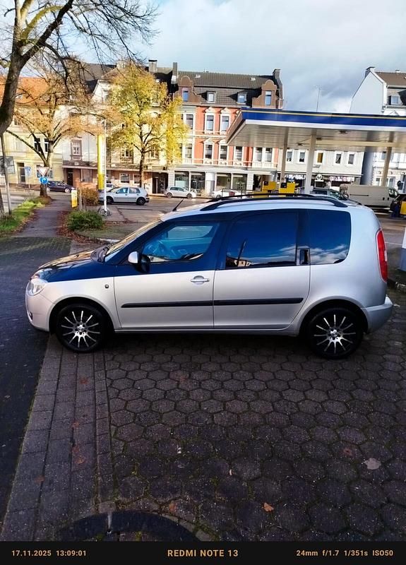 Silber Gebraucht 2006 Skoda Roomster Van / Kleinbus | 3.950 € - Bild 1/4