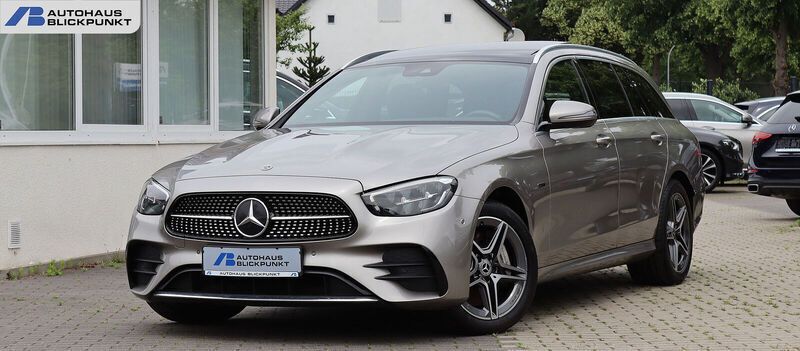 Mojavesilber (metallic) Gebraucht 2021 Mercedes E300 AMG Kombi | 31.980 € (Guter Preis) - Bild 1/4