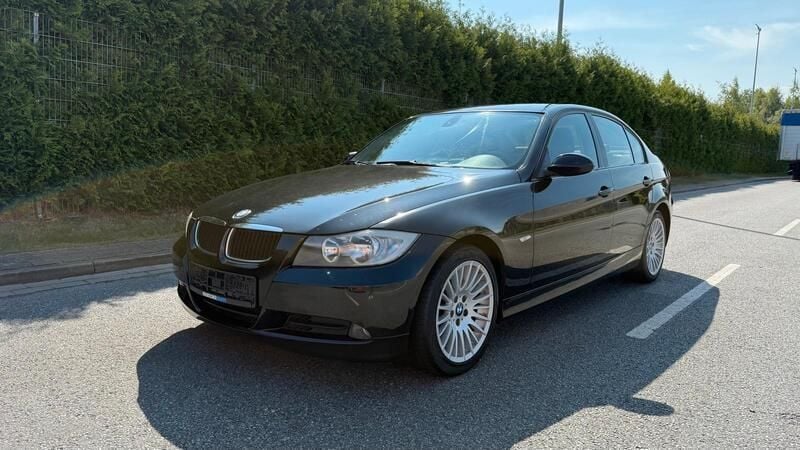 Schwarz Gebraucht 2006 BMW 320 Sport Line Limousine | 3.900 € (Fairer Preis) - Bild 1/4