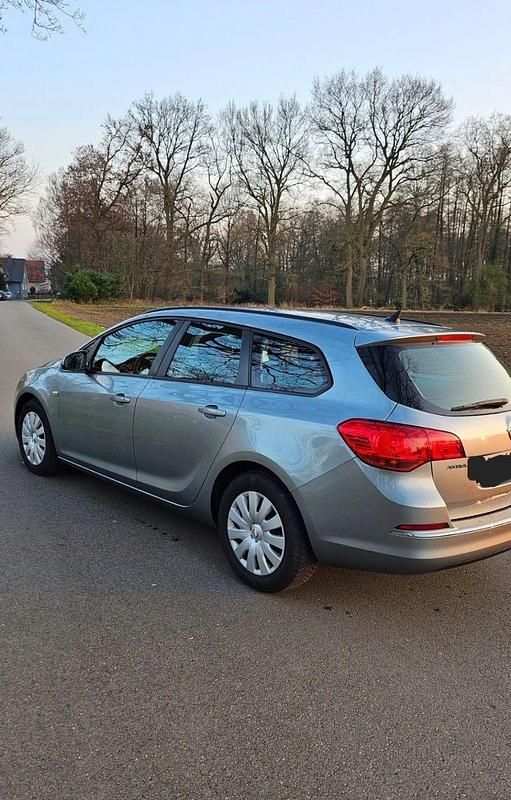 Gebraucht Opel Astra S 110 PS (80 kW) 2014 Grau Kombi