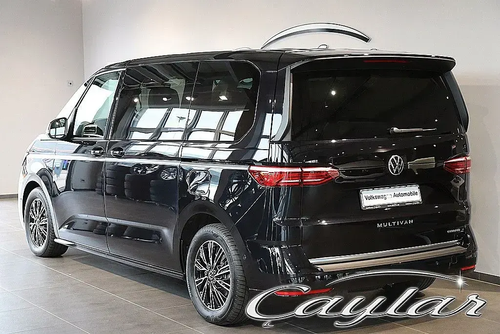 Usata VW Multivan 150 CV (110 kW) 2023 Nero Monovolume