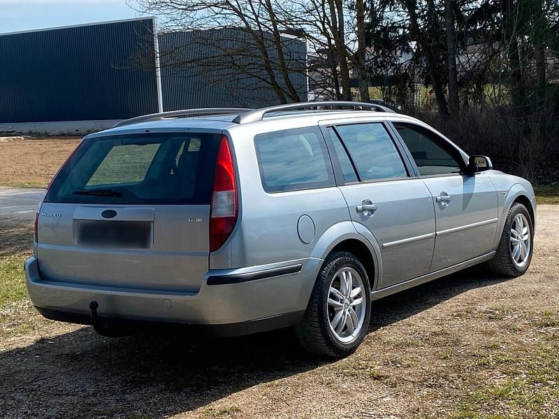 Gebraucht Ford Mondeo 131 PS (96 kW) 2004 Grau Kombi